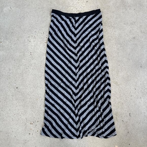 Black and grey striped maxi skirt - Picture 2 of 5